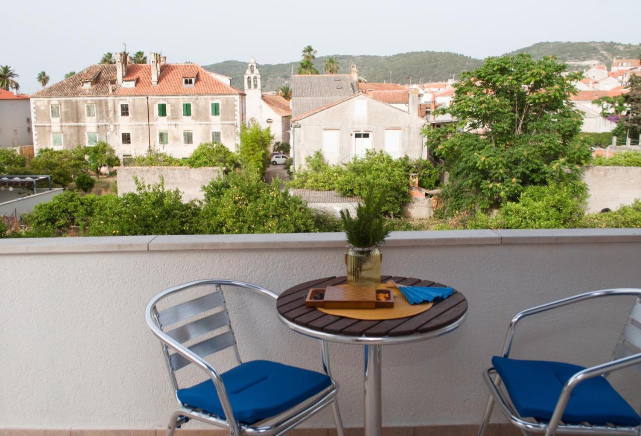 Apartments Dilk Вис Екстериор снимка