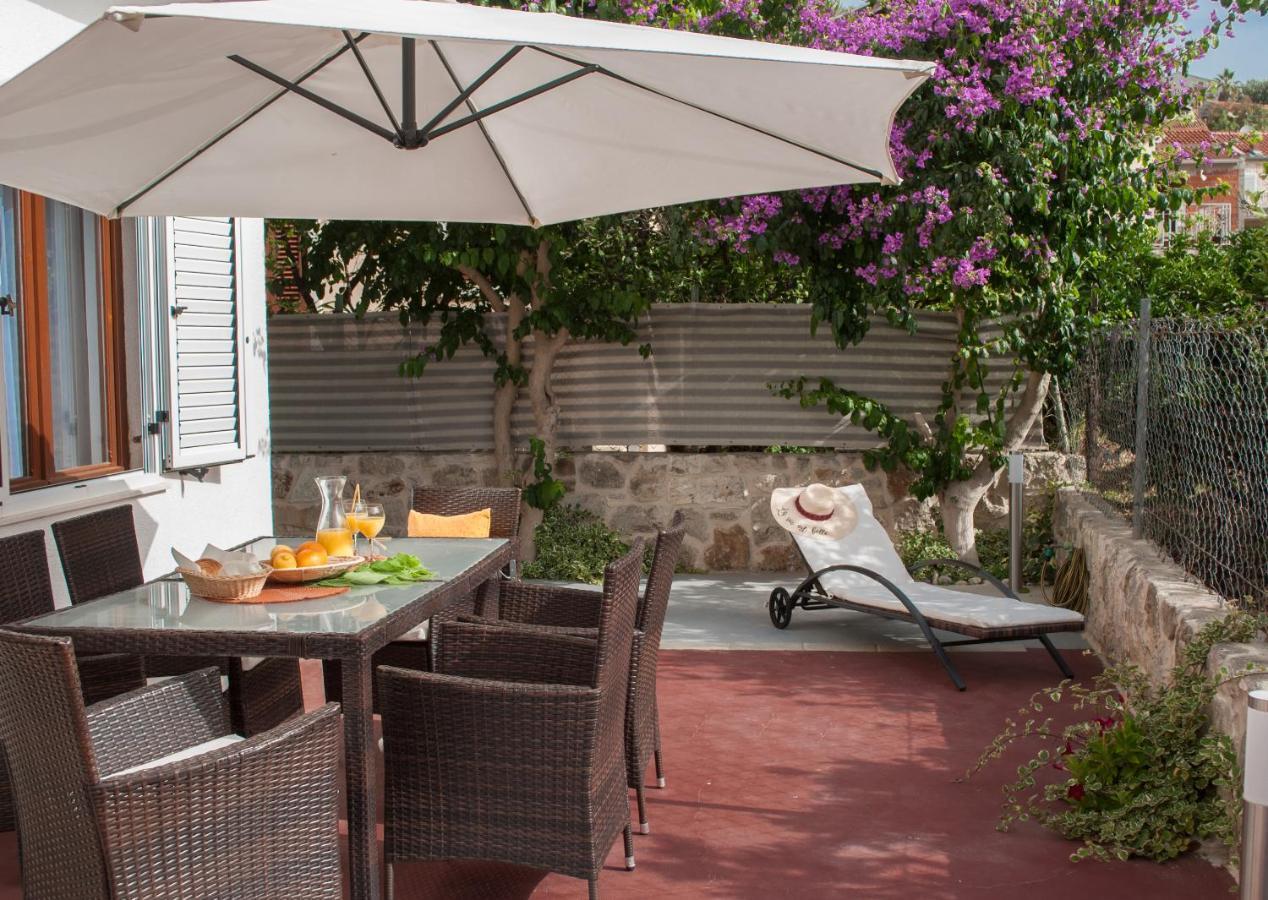 Apartments Dilk Вис Екстериор снимка