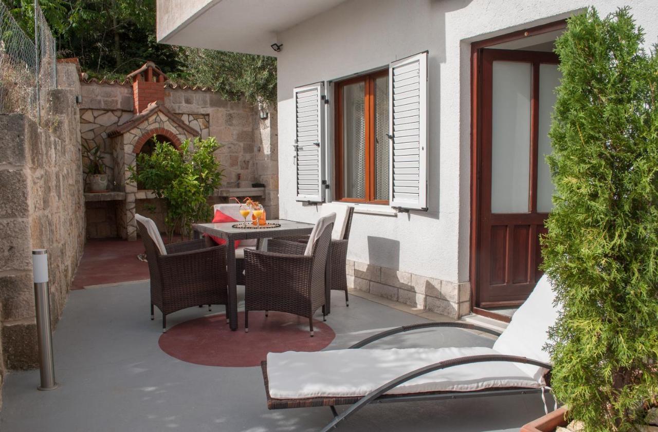 Apartments Dilk Вис Екстериор снимка
