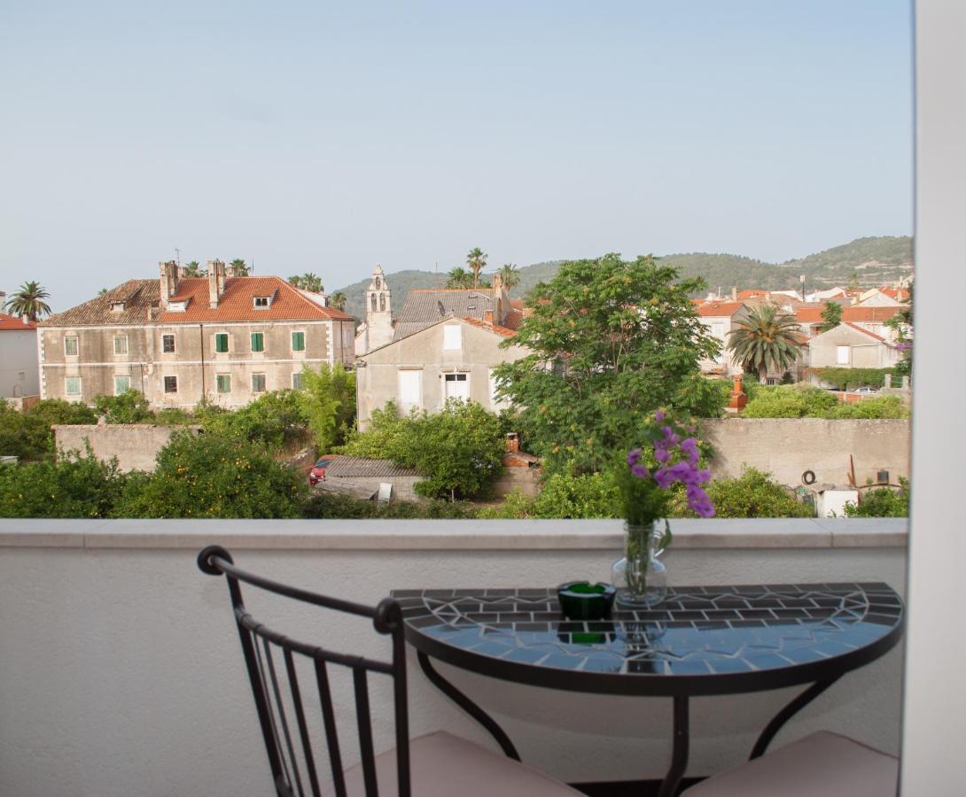 Apartments Dilk Вис Екстериор снимка