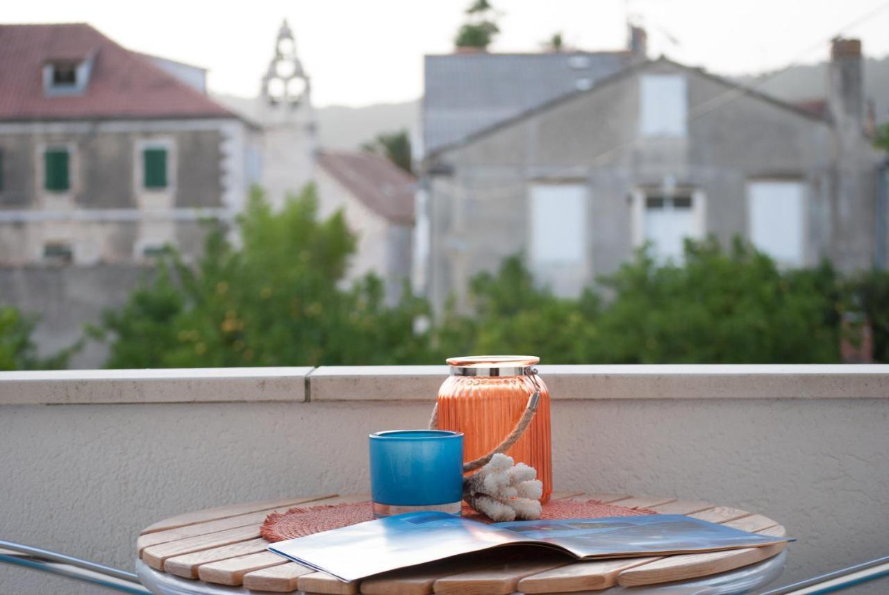 Apartments Dilk Вис Екстериор снимка